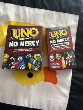 Uno card game